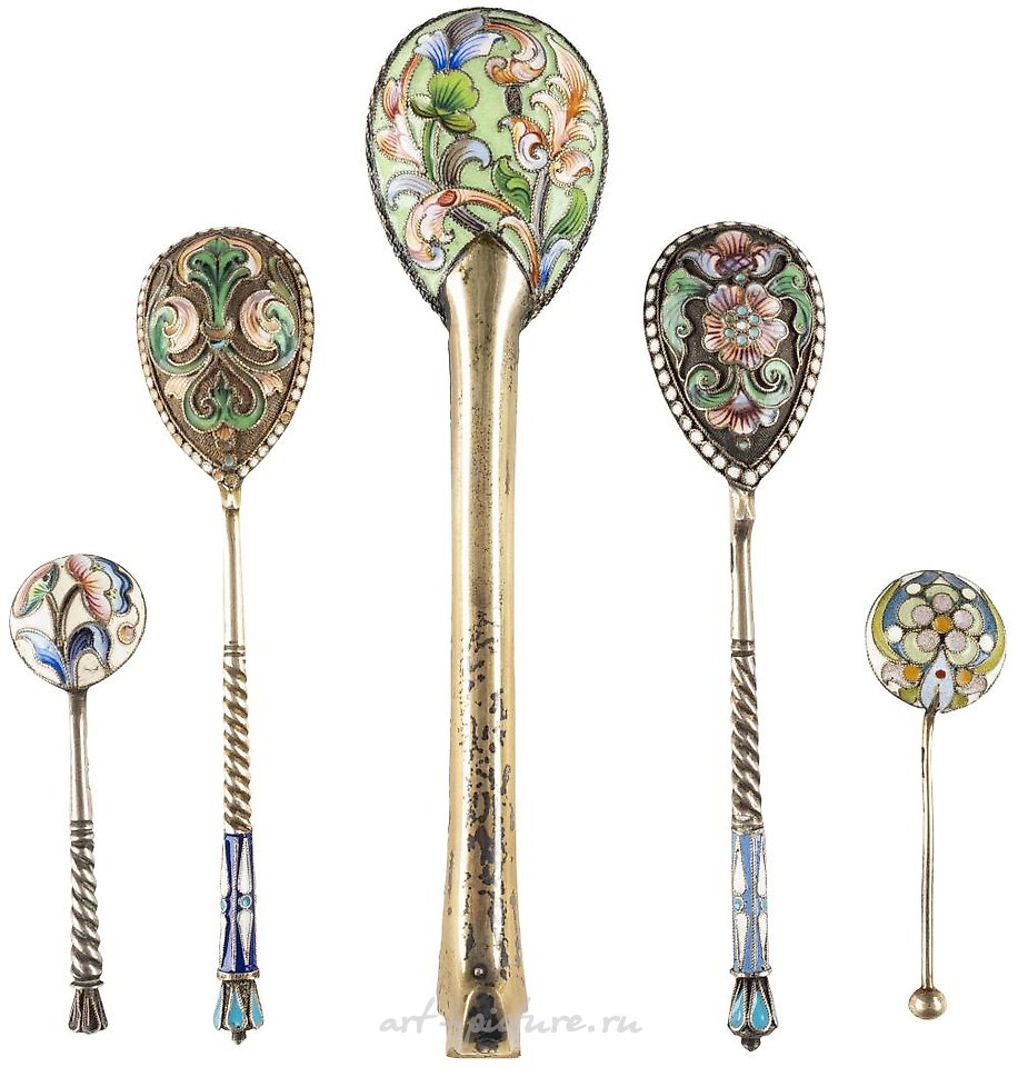 俄罗斯银 , 五个银质珐琅锅的收藏品