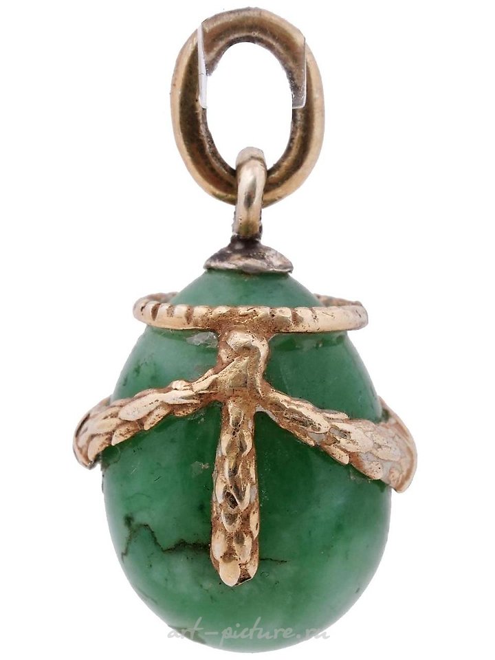 俄罗斯银 , 俄罗斯银饰，带有玉石蛋和蛇。