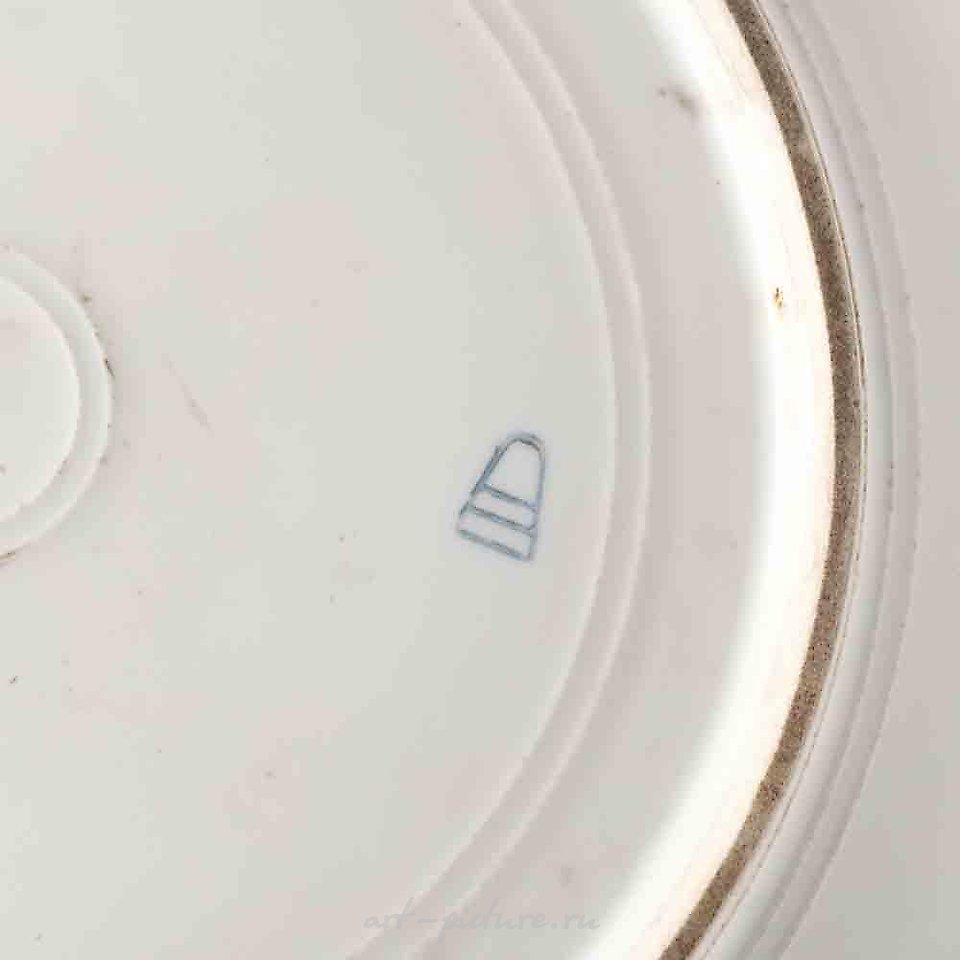 Royal Vienna Porcelain , A Pair of Royal Vienna Covered Jars