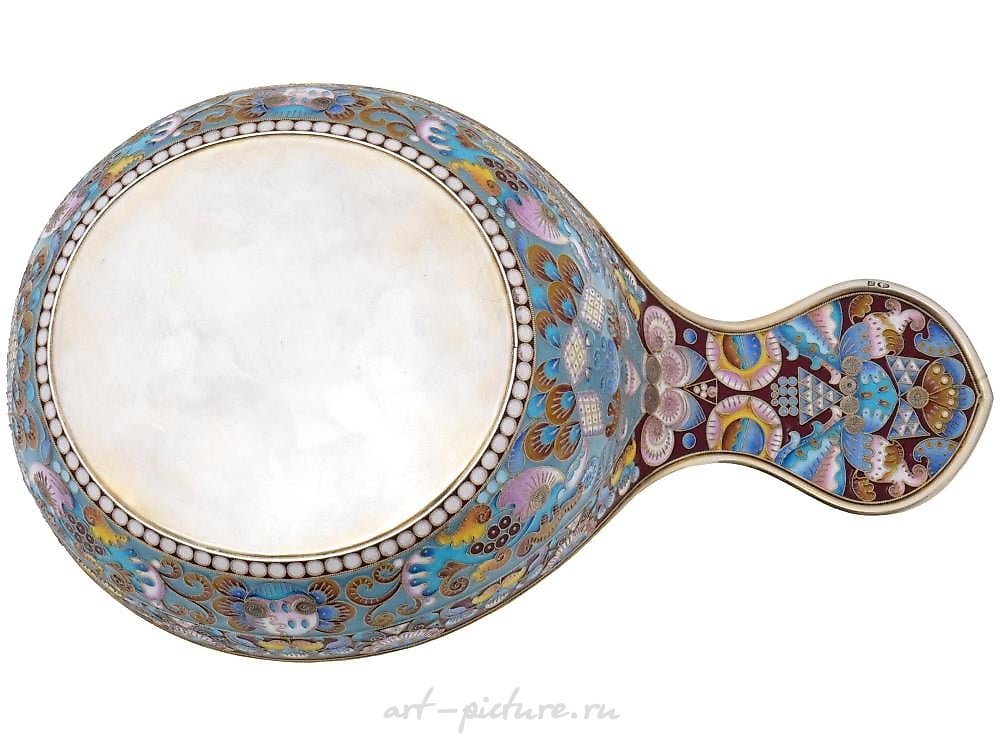 Русское серебро , Русская серебряная позолоченная и кованная эмалью ковш