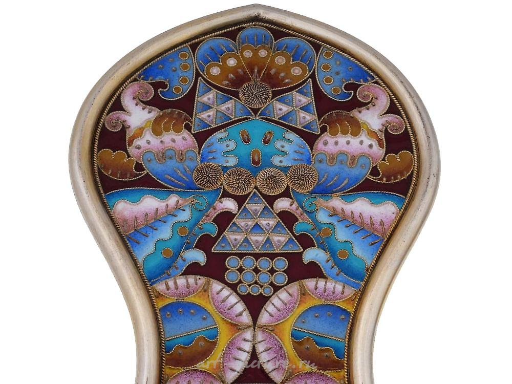 Русское серебро , Русская серебряная позолоченная и кованная эмалью ковш