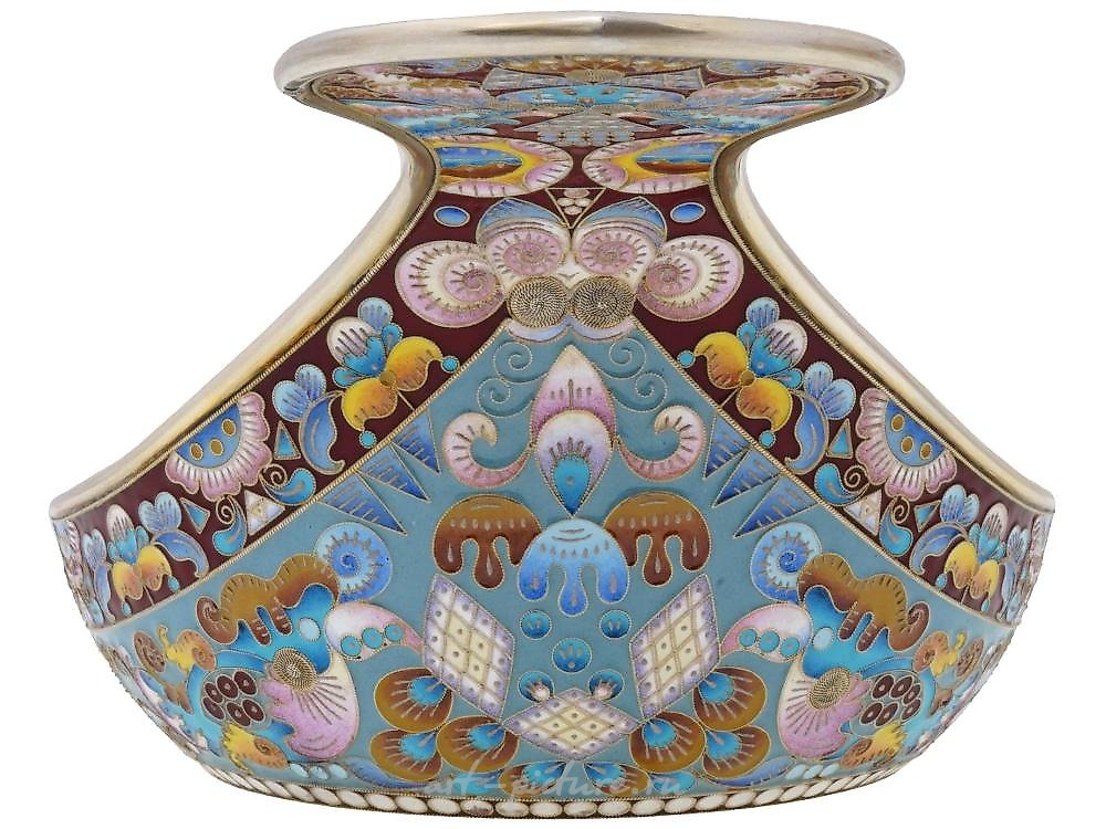 Русское серебро , Русская серебряная позолоченная и кованная эмалью ковш