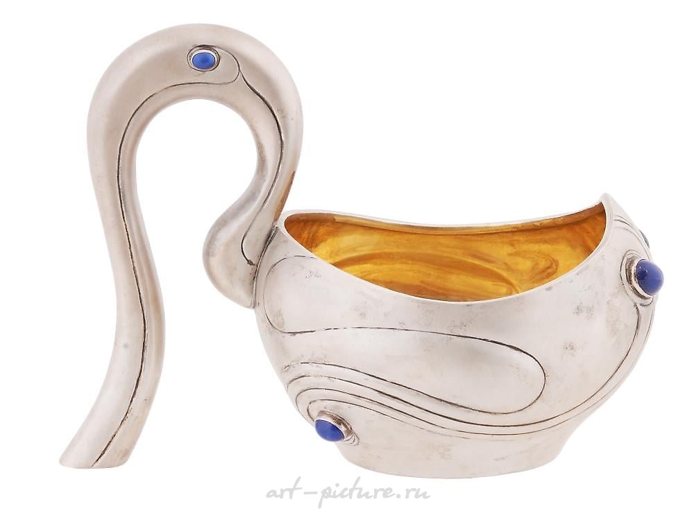 俄罗斯银 , 俄罗斯银制鹤嘴壶，88纯度，采用火烈鸟设计。