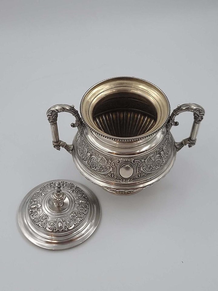 俄罗斯银 , 19世纪俄罗斯银茶具，84个样品