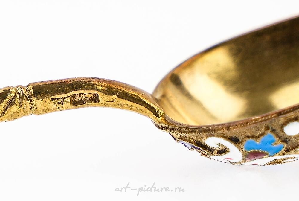 Русское серебро , Русская серебряная лопата с эмалью