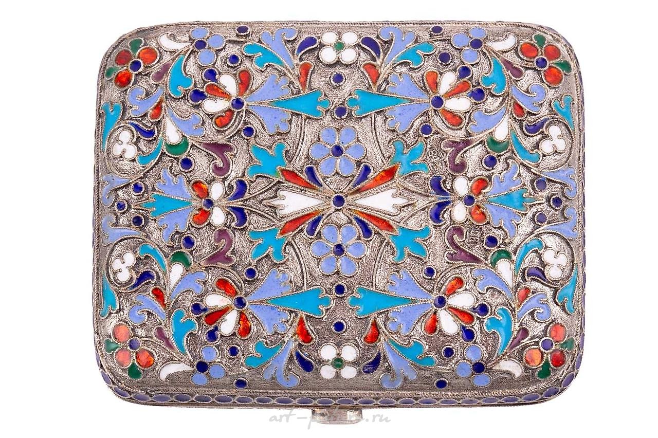 Русское серебро , Русская серебряная сумочка с эмалью по клеточкам, около 1880 года, недавно приобретенная из частной коллекции.