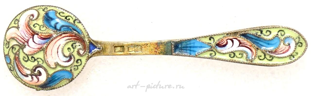 俄罗斯银 , 俄罗斯十九世纪的银勺，带有琺瑯装饰。