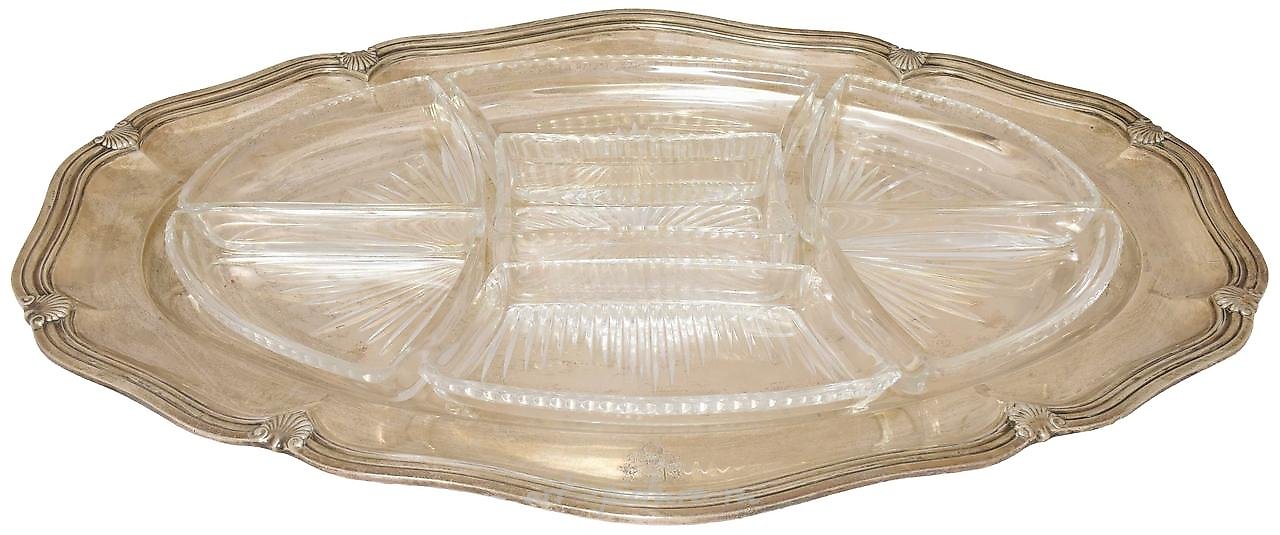 Русское серебро , Набор серебряной посуды с гербом русской дворянской семьи...