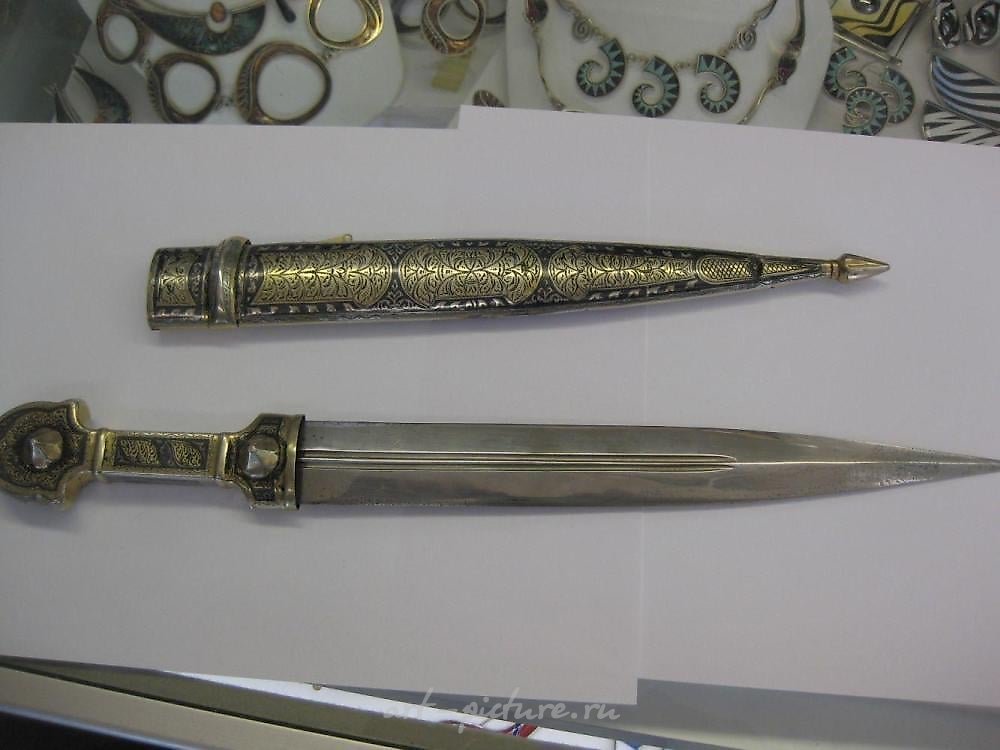 俄罗斯银 , 俄罗斯尼黑银高加索短剑乌尔塔耶夫36厘米