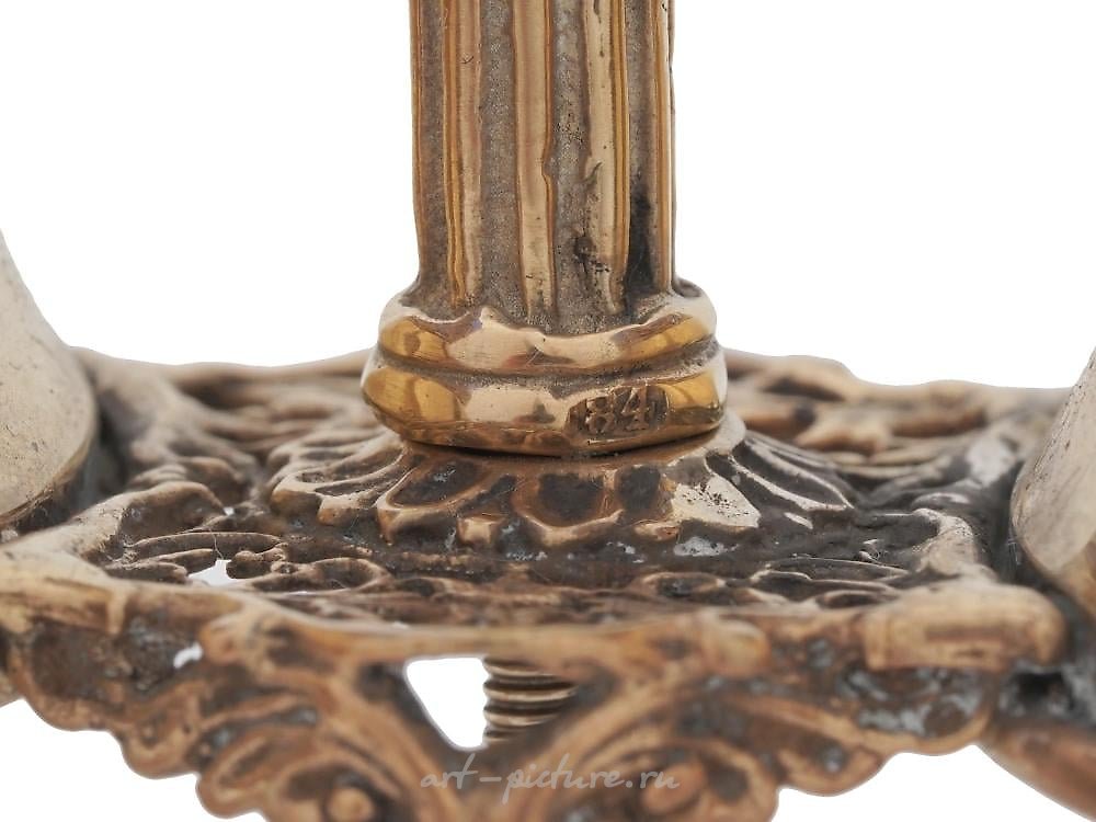 俄罗斯银 , 俄罗斯银盐罐，有两个开放式隔间。