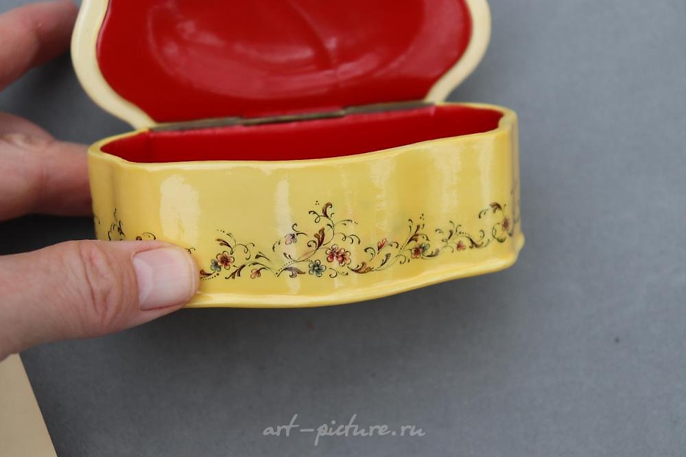 Русское серебро , Портрет Идалии Полетики (1807-1889), нарисованный в России