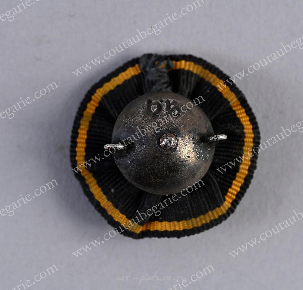 俄罗斯银 , 银质纽扣上的迷你徽章