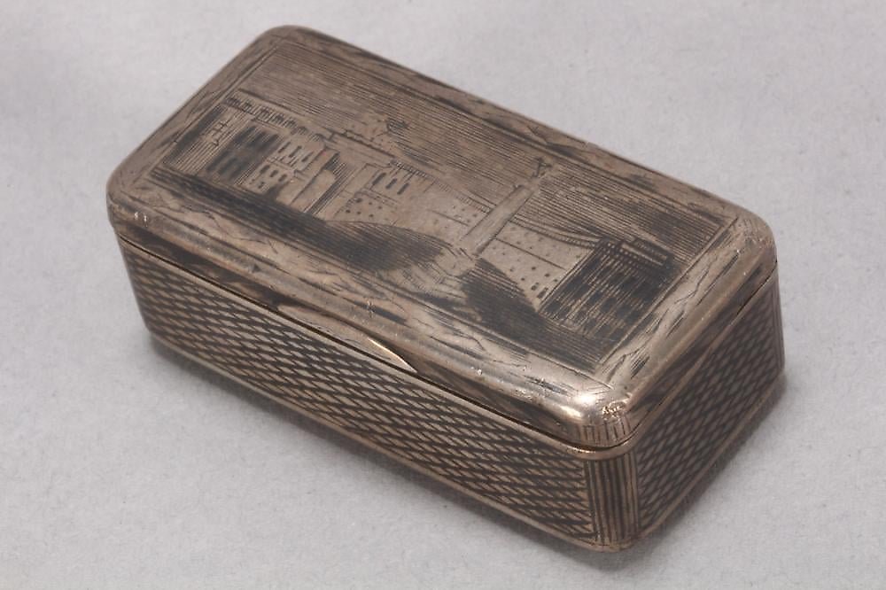 俄罗斯银 , 19世纪的俄罗斯银鼻烟盒