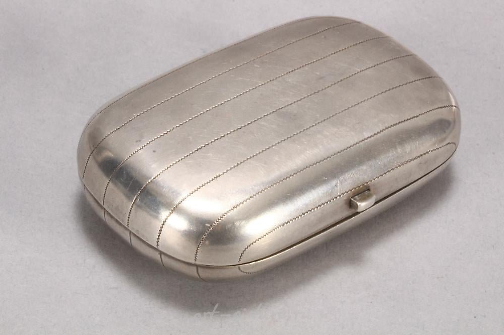 俄罗斯银 , 俄罗斯银烟盒。