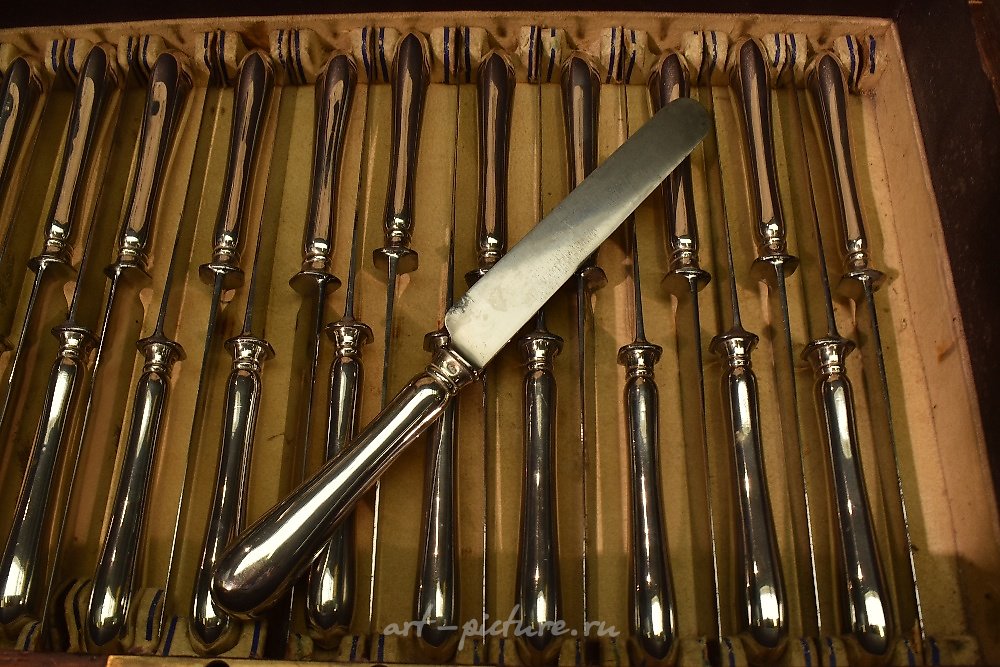 Русское серебро , Императорский русский серебряный набор столовых приборов в стиле Ганновера