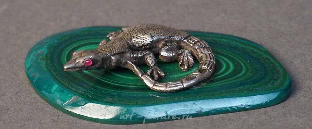 Русское серебро , Фигурка из серебра 84 пробы с рубинами в виде ящерицы