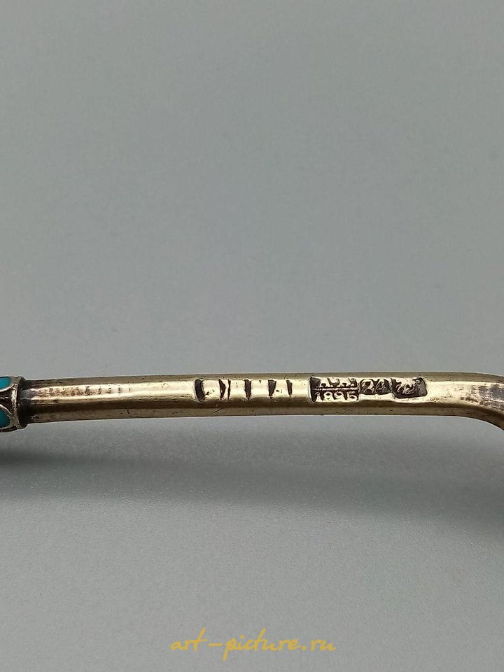 Русское серебро , Шесть серебряных позолоченных русских чайных ложек с эмалью