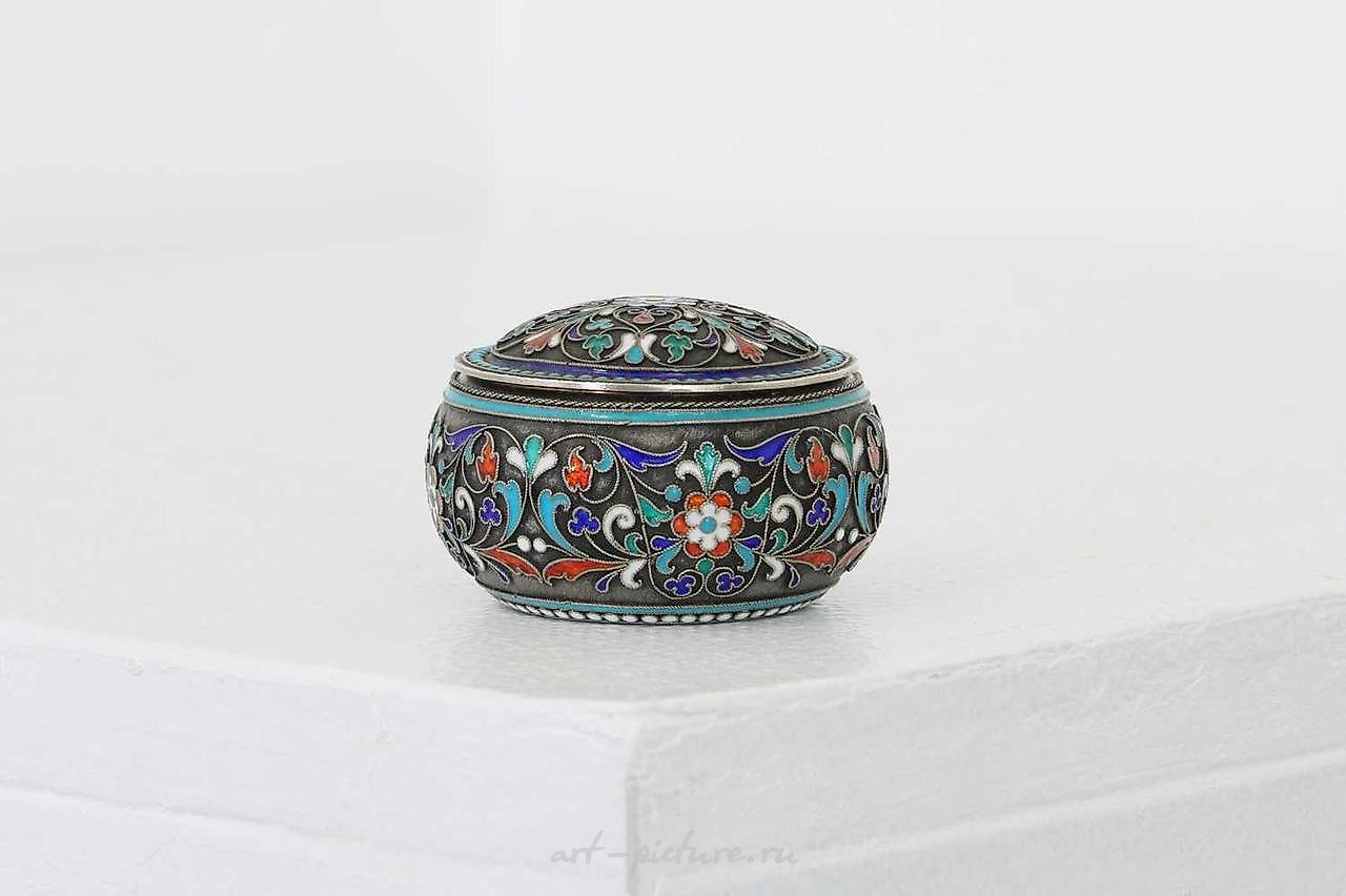 Русское серебро , Позолоченная и эмалевая шкатулка