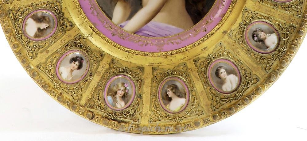 Royal Vienna , Золоченый столик с фарфоровыми плакетками из Австрии, конец XIX века