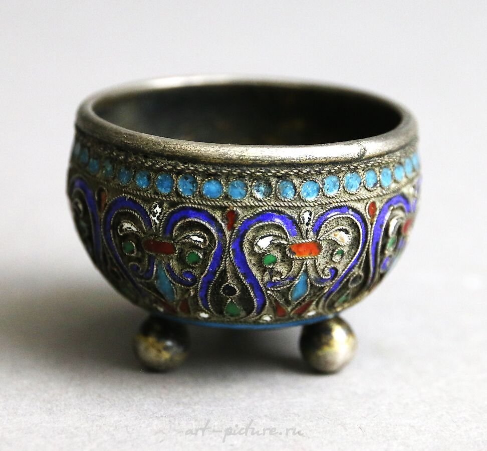 Russian silver , Silver box, rectangular, lid with chased decoration...