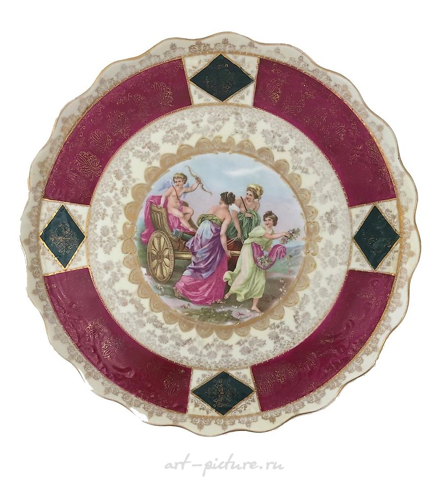 Royal Vienna , Фарфоровая тарелка Royal Vienna с золотой позолотой.