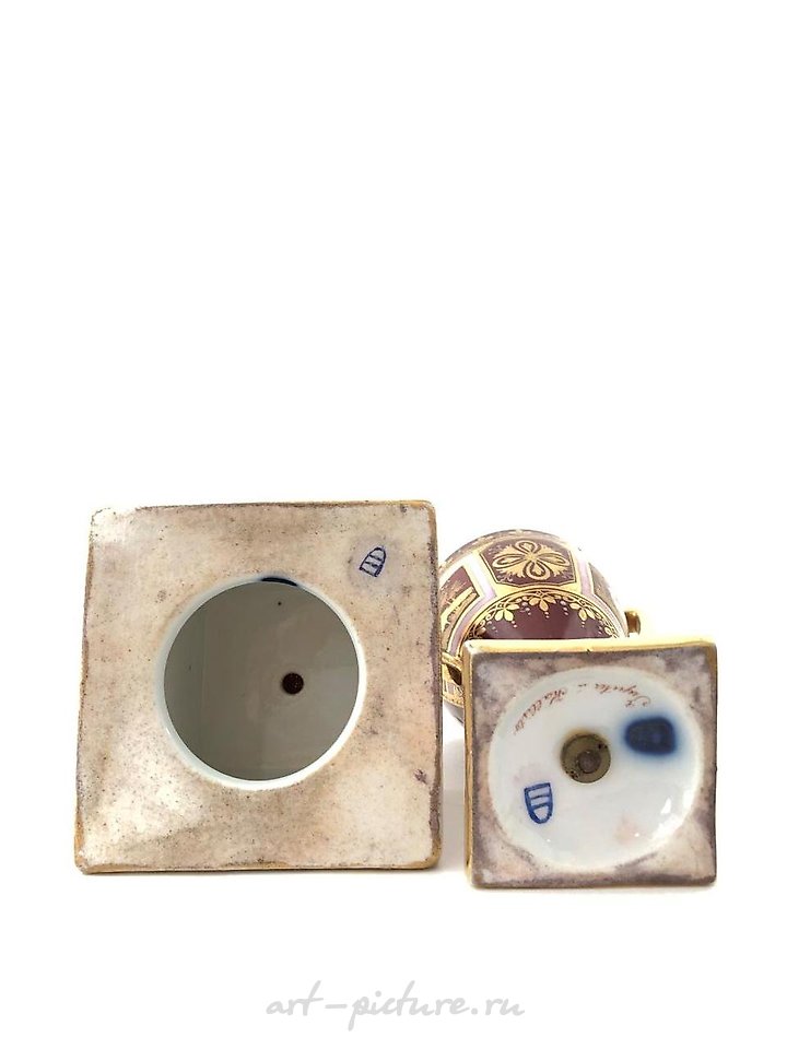 Royal Vienna , Королевские вазы из Вены с золотым декором