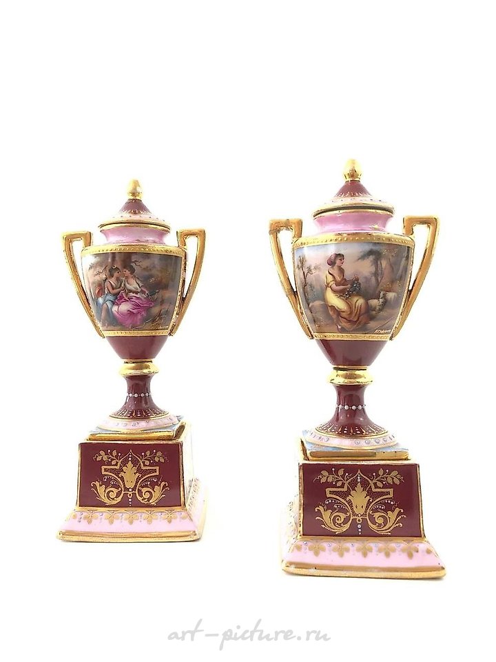 Royal Vienna , Королевские вазы из Вены с золотым декором