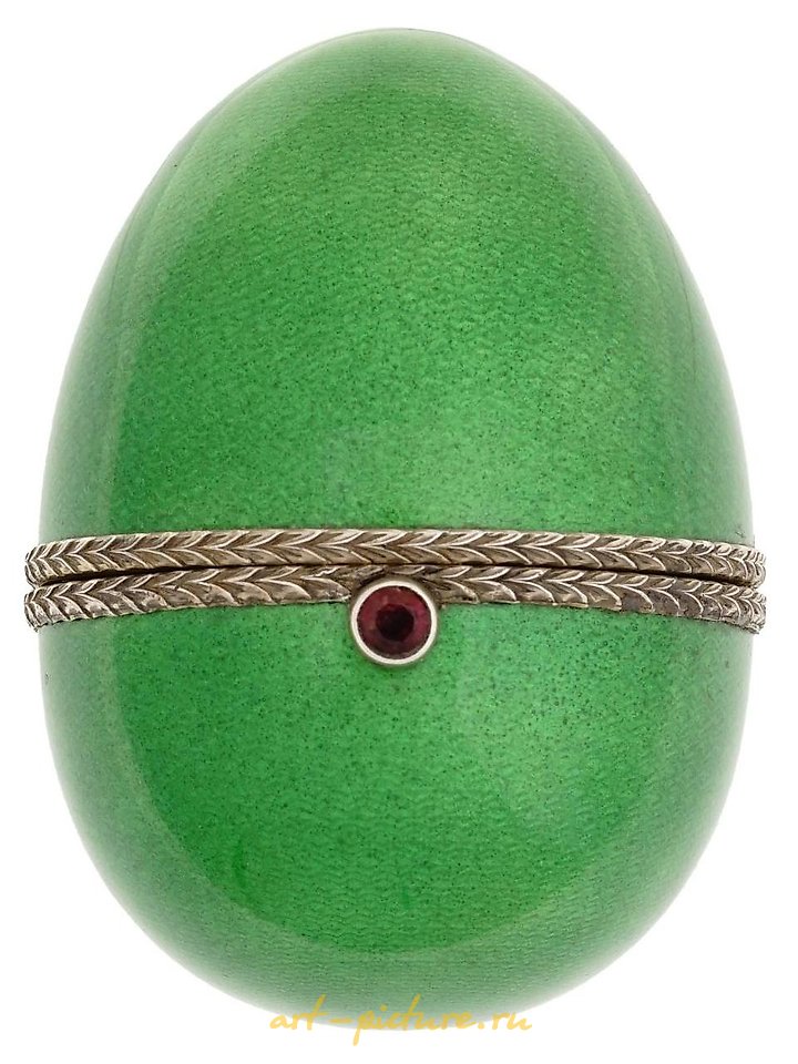 俄罗斯银 , 俄罗斯银饰品，镀金和红宝石装饰