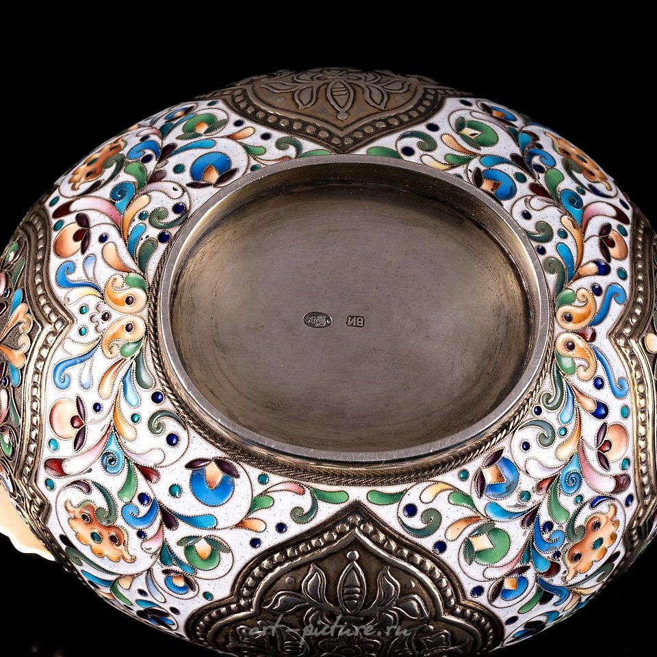 Russian silver , GOLDEN SILVER KOVSH WITH CLOISONNÉ ENAMELS
