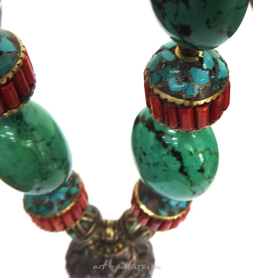 俄罗斯银 , 珊瑚、孔雀石、碧玺和银制成的项链