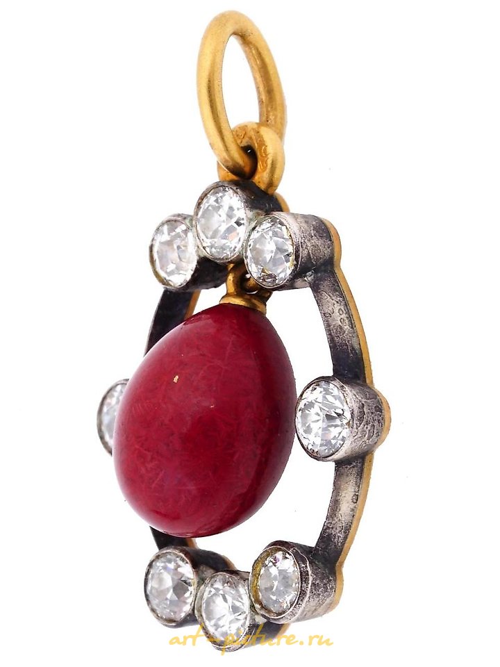俄罗斯银 , 俄罗斯银制蛋形吊坠，镶有金色紫红色。