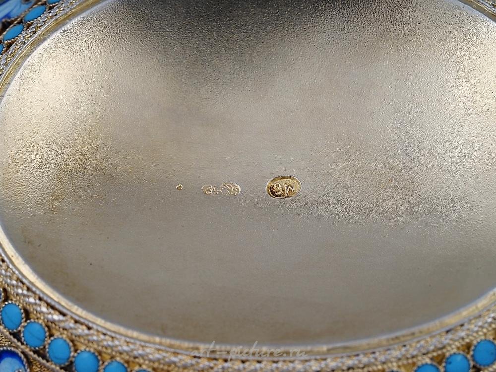 Русское серебро , Русский серебряный и позолоченный ковш с полихромной эмалью