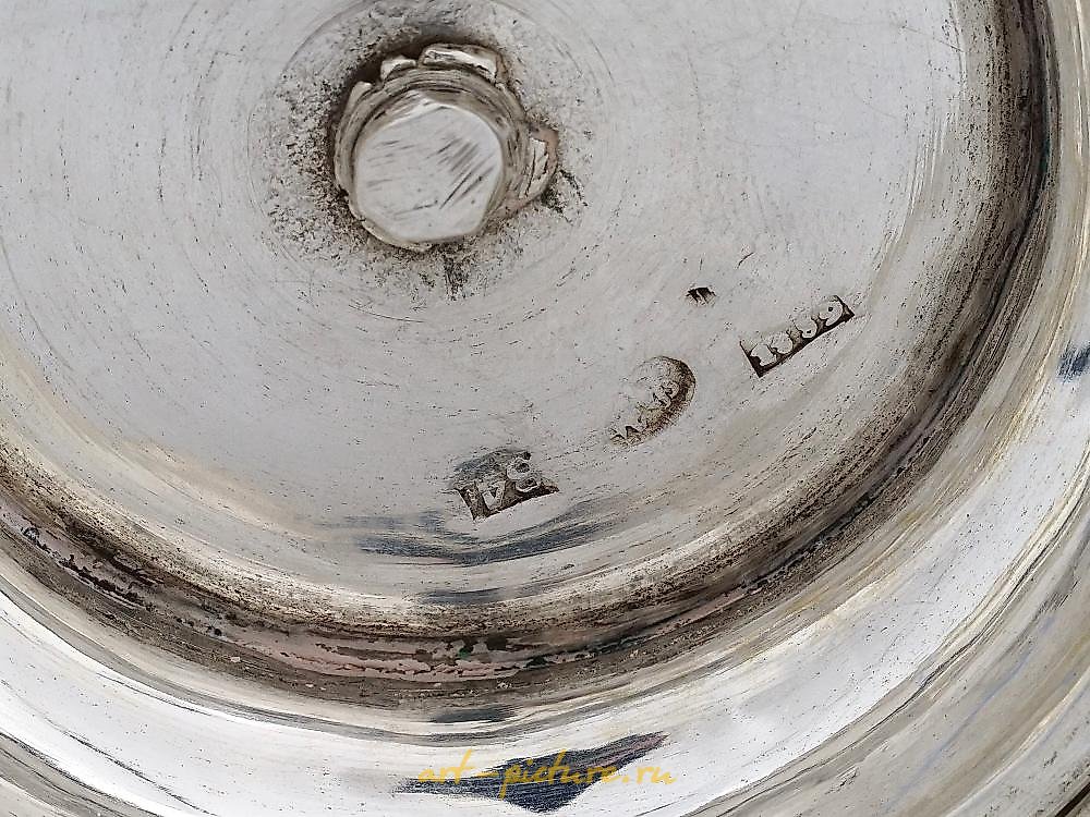 Russian silver , A RUSSIAN SILVER-GILT AND NIELLO CUP 19TH C