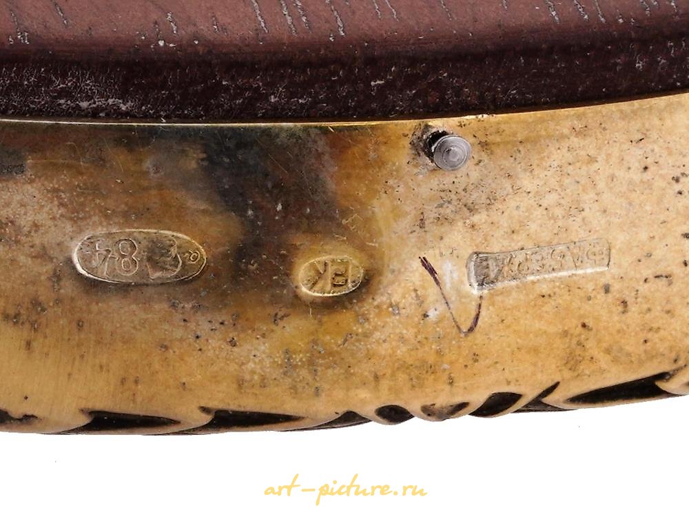 俄罗斯银 , 俄罗斯银相框，镶有琺瑯装饰。