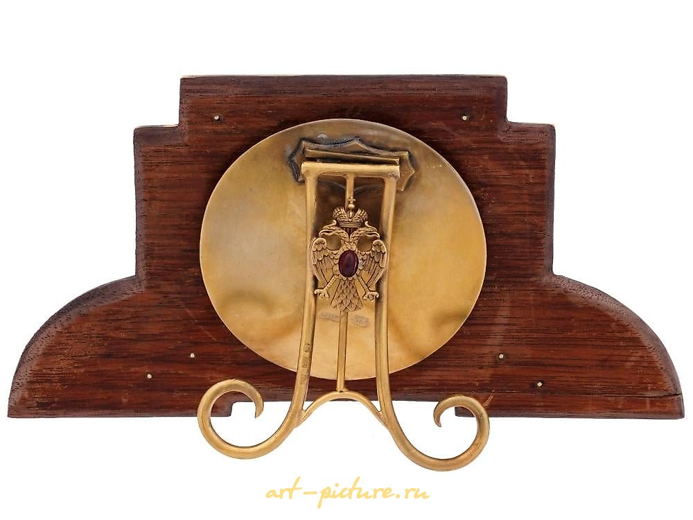 俄罗斯银 , 俄罗斯银质相框，镀金和珐琅装饰