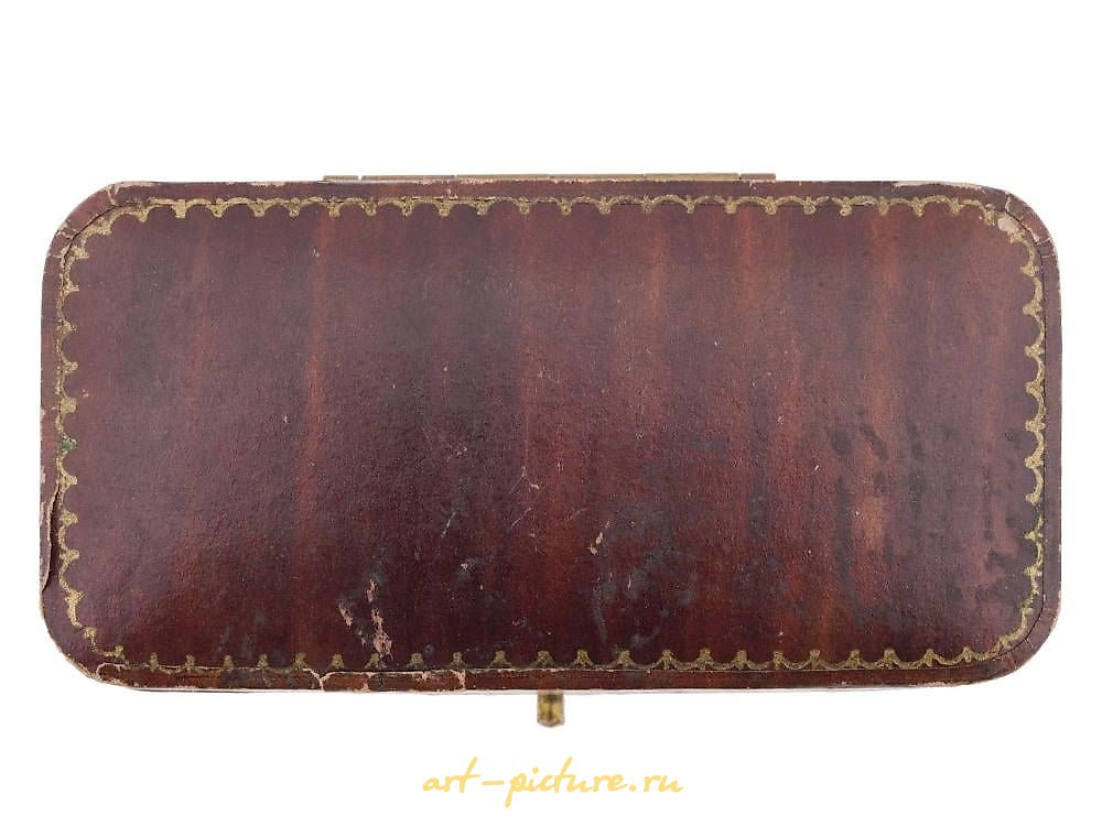 俄罗斯银 , 俄罗斯男士银质镶金、珐琅和钻石袖扣，附带盒子。