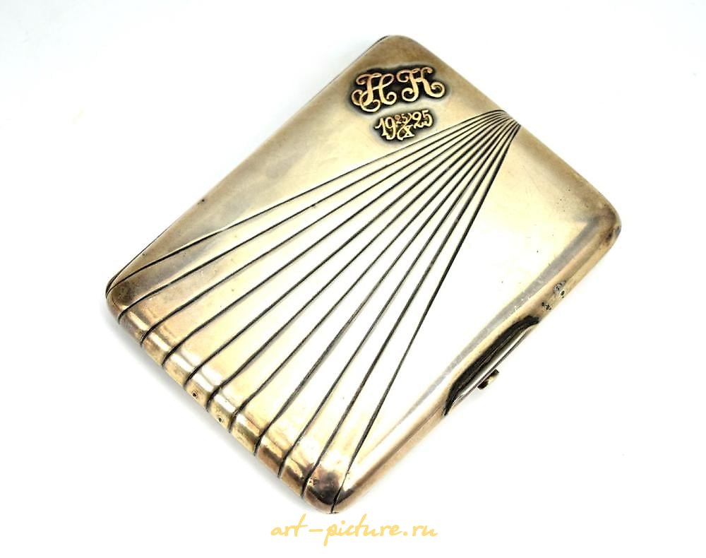 俄罗斯银 , 古董俄罗斯帝国银烟盒