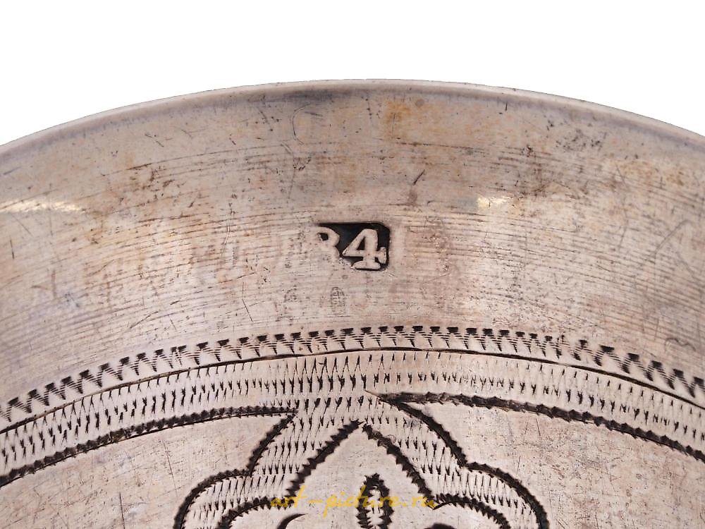 俄罗斯银 , 古董俄罗斯银杯，手工雕刻花卉装饰。