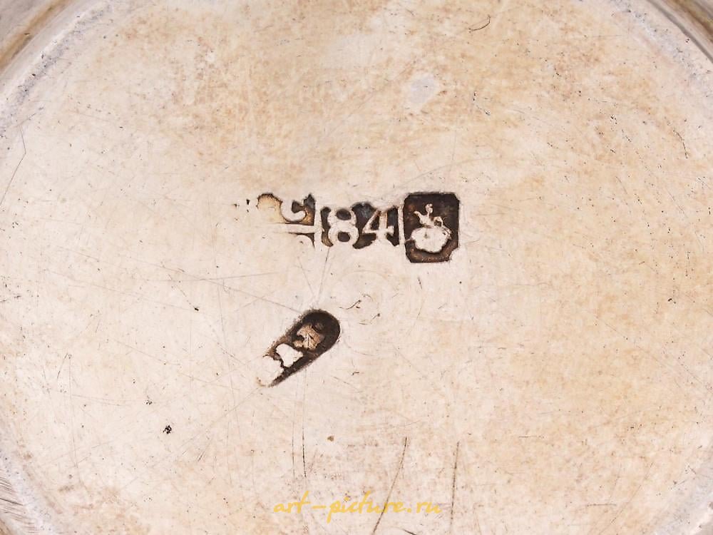 俄罗斯银 , 古董俄罗斯银杯，手工雕刻花卉装饰。