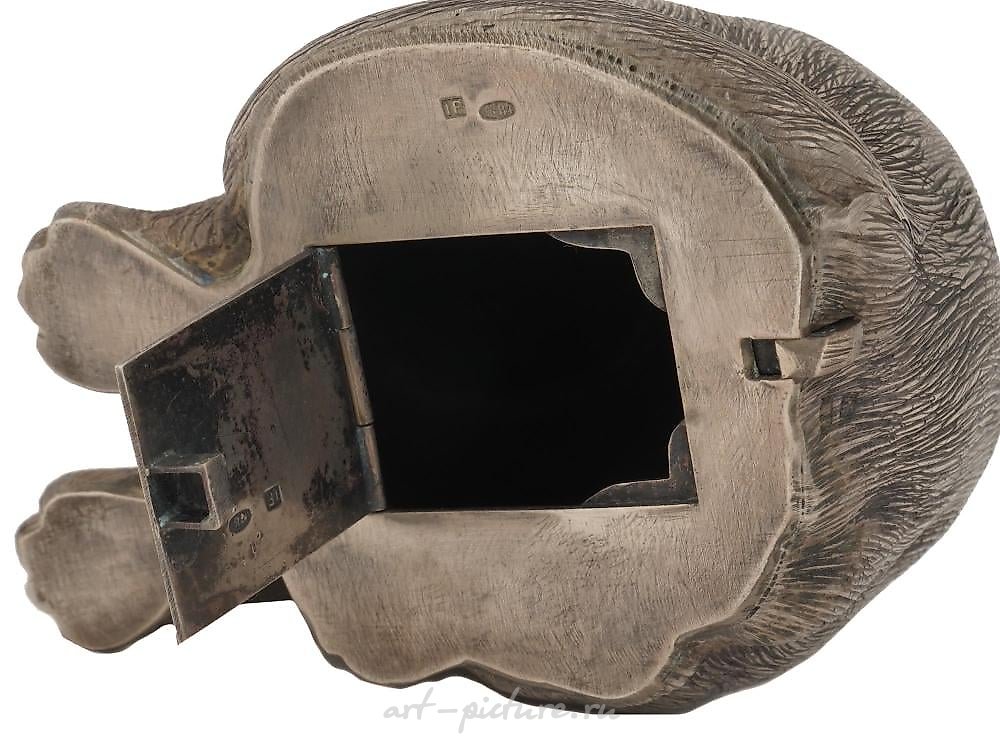 Русское серебро , Русская серебряная фигурка кошки с вырезанными узорами - копилка