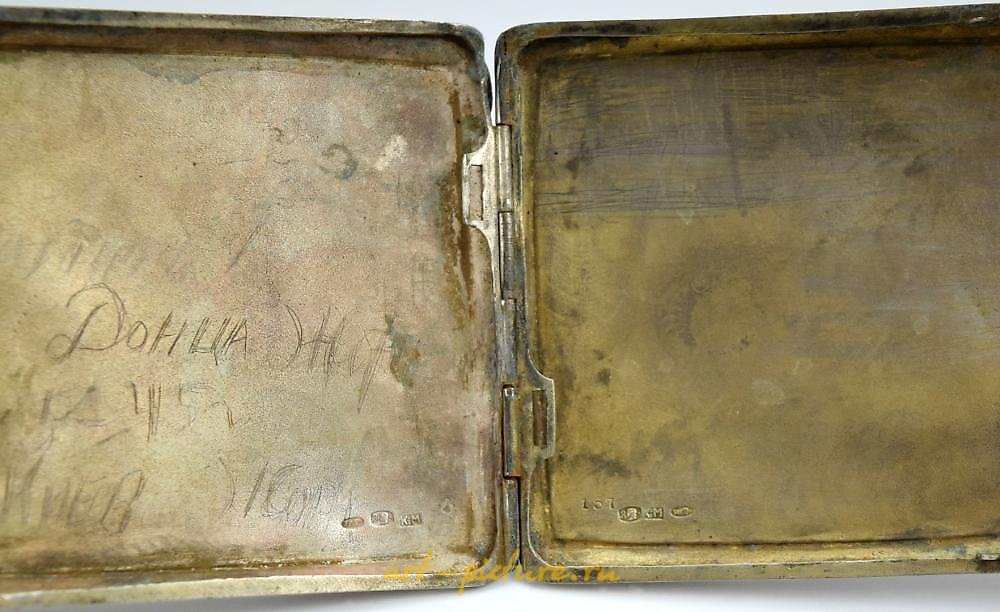 俄罗斯银 , 古董俄罗斯帝国银烟盒