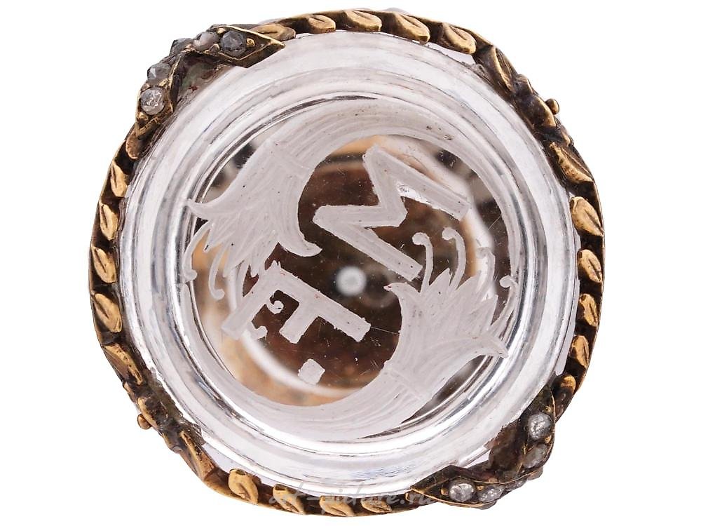 俄罗斯银 , 俄罗斯银质印章，由雕刻的水晶制成，头部上刻有"MФ"字母组合。