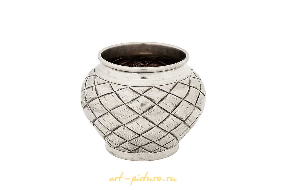 俄罗斯银 , 十九世纪末尼古拉二世风格的俄罗斯84纯度银盐瓶。