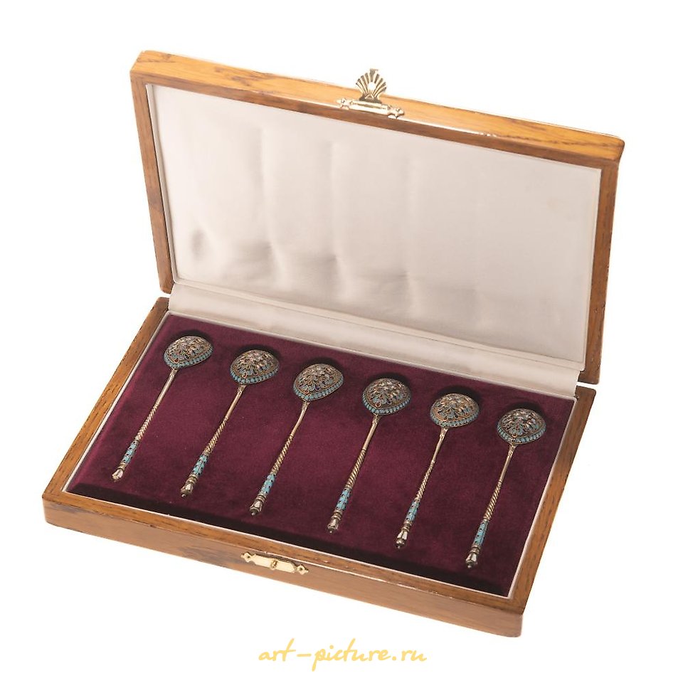 Русское серебро , Набор из шести русских серебряных ложек с позолотой и эмалью