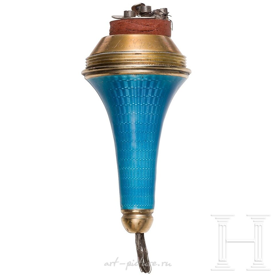 俄罗斯银 , 镀金和珐琅装饰的法贝热风格钟形纽扣