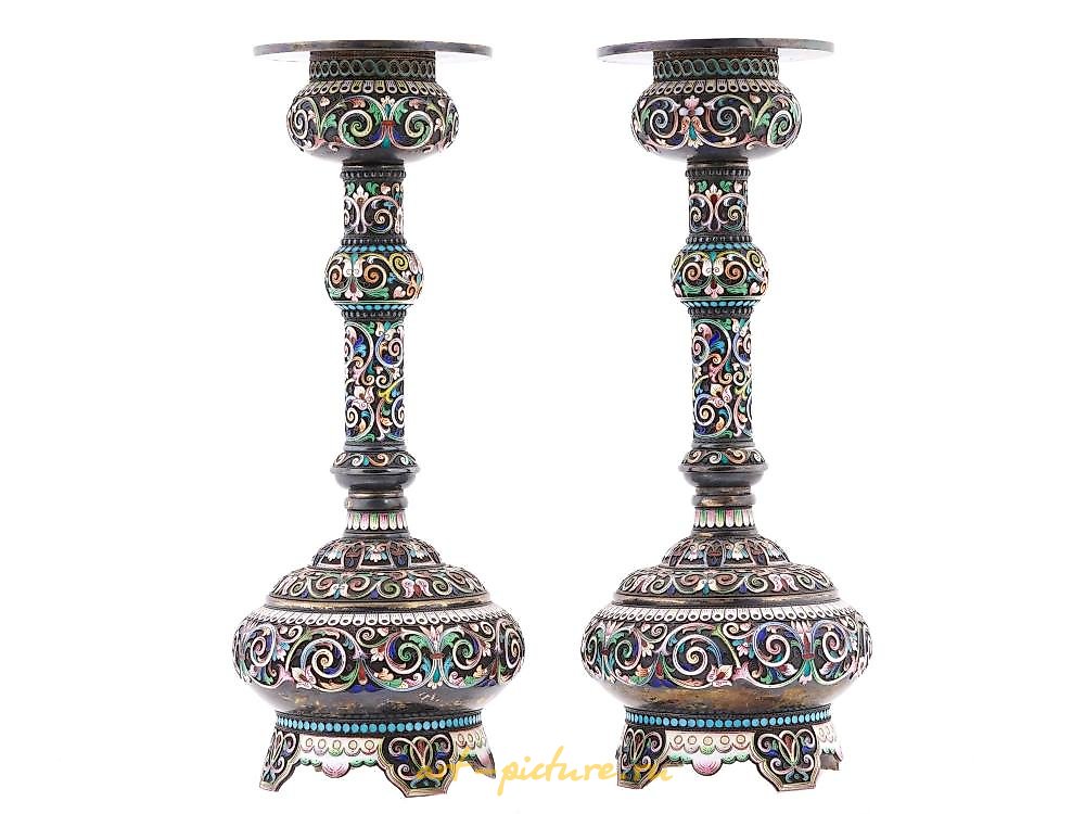 俄罗斯银 , 美丽而令人印象深刻的一对俄罗斯古董银烛台，84纯度。