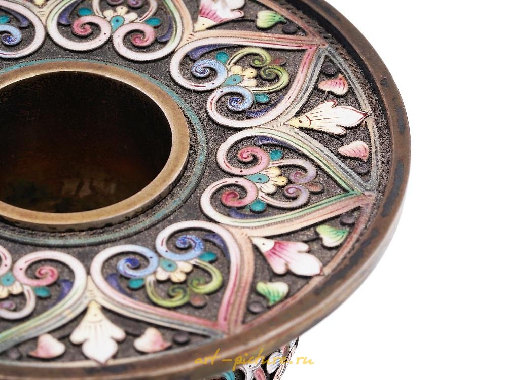 俄罗斯银 , 美丽而令人印象深刻的一对俄罗斯古董银烛台，84纯度。