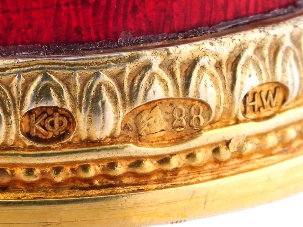 俄罗斯银 , 俄罗斯镀金银烟盒。