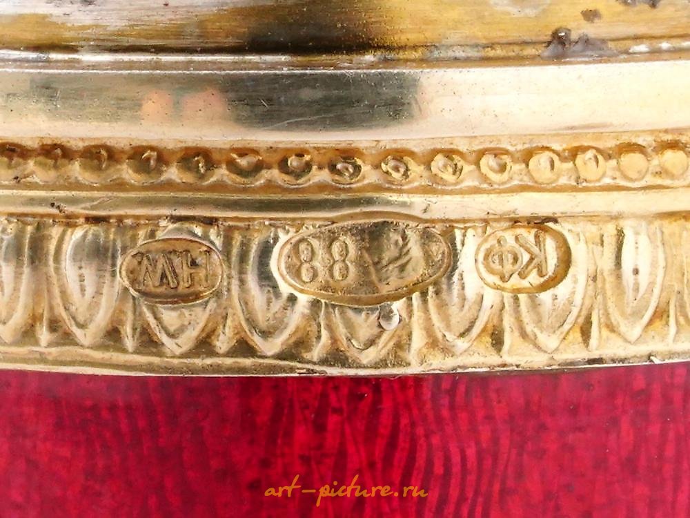 俄罗斯银 , 俄罗斯镀金银烟盒。