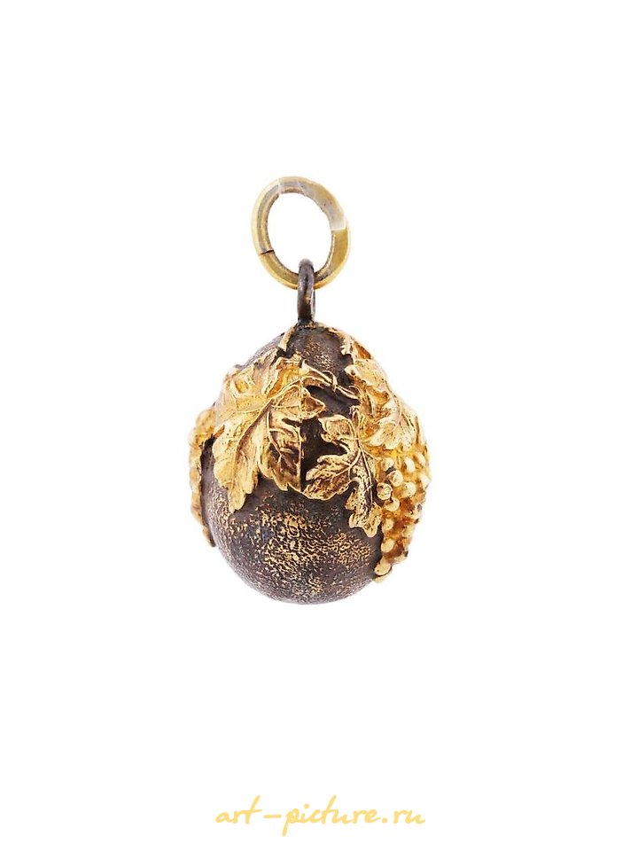 俄罗斯银 , 银葡萄藤镶金蛋，按照84标准镀金。